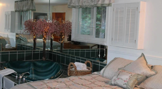 Twin Lakes Lodge, Buchen Sie Hotel Hurley Ulster County
