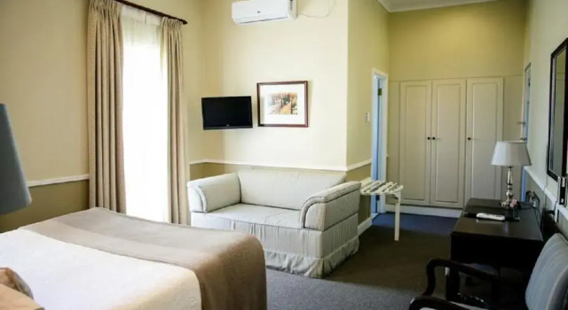 Люкс Queens Hotel by BON Hotels