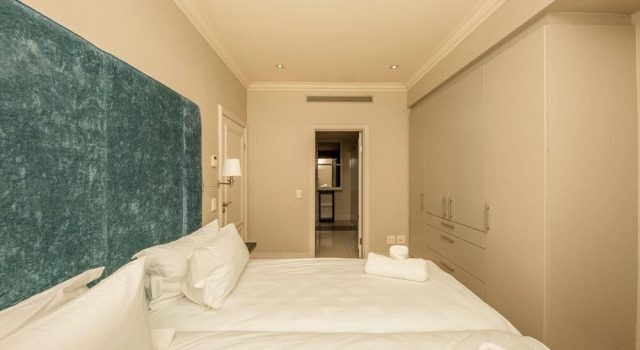 Green Point Apartment Walking Distance to Stadium 407 Royal, Забронировать Апартаменты/квартира Отели Cape Peninsula с парковкой, Парковка