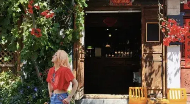 Dali Ancient Town Leisure House B&B, Забронировать Отель «постель и завтрак» Отели Старого города Дали - Юньнань с парковкой, рядом с Jiang Gong Ci, Парковка