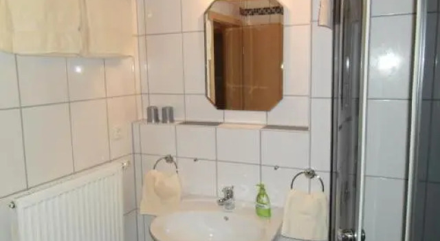 Weingut u. Gästehaus Menten, Prenota Hotel Briedel Hunsrück