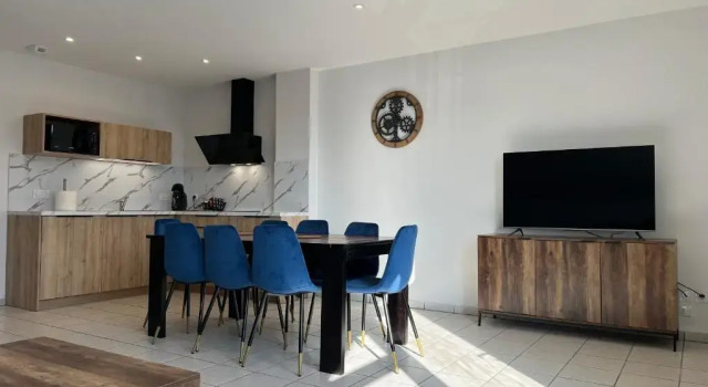 Апартаменты Hôtel Le Laurys-hôtel calme proche de Rodez avec parking privé gratuit