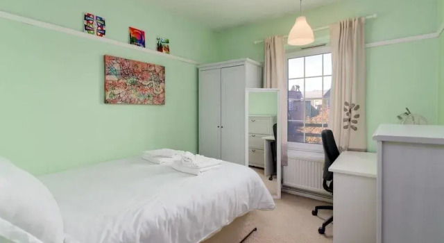 Cute 2BR Home Near Tower Bridge, 4 Guests, Забронировать Отель Отели Англии 3 звезды, 3*