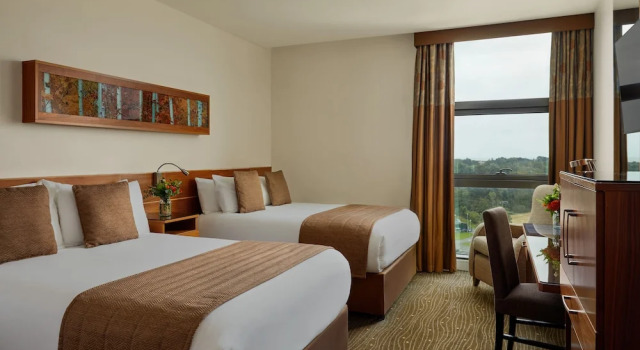 Четырёхместный номер Standard c 1 комнатой The Gateway Hotel