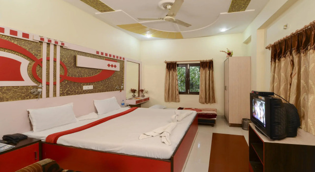 OYO 12221 Hotel M house