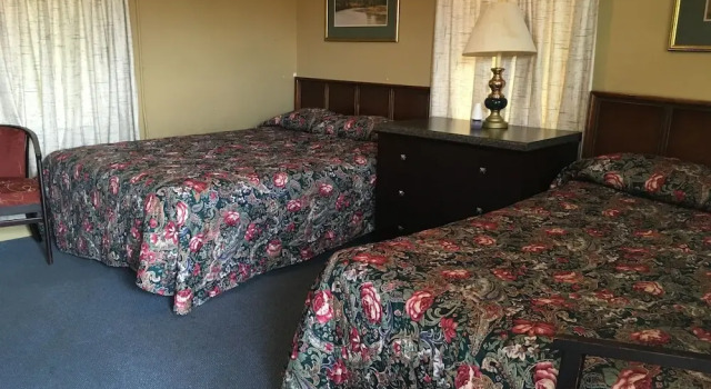 Четырёхместный номер Standard Travel Inn