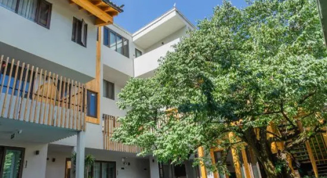 Eryuan Under the Plum Tree Lakeview Vacation Apartment, Rezerwuj Apartament Apartamenty w Dali, Apartament