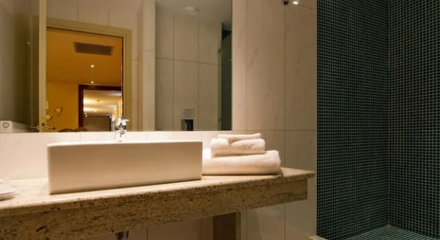 Двухместный номер Standard c 1 комнатой с видом на озеро Mir Boutique Hotel