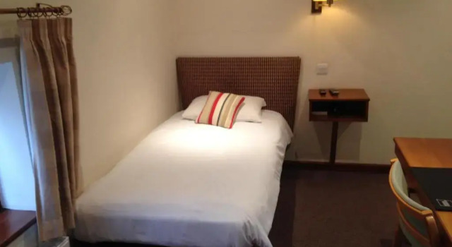 Номер Classic Golden Lion Hotel