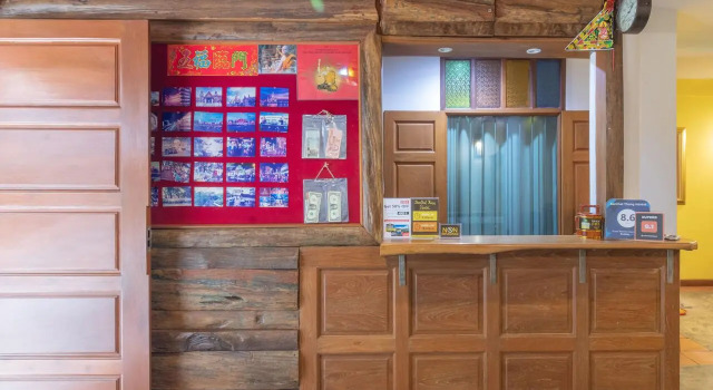Banthat Thong Hostel, Забронировать Хостел Патумван Бангкок, рядом с Храм Золотого Будды