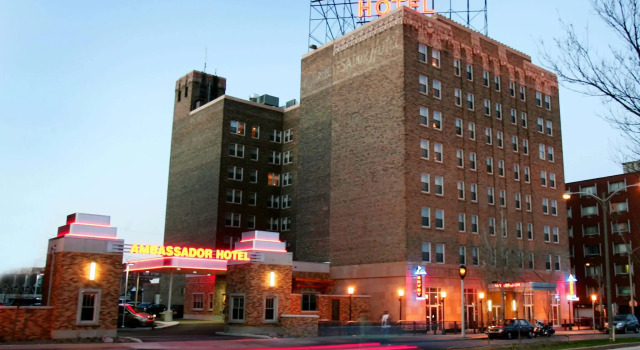 Ambassador Hotel Milwaukee, Trademark Collection by Wyndham