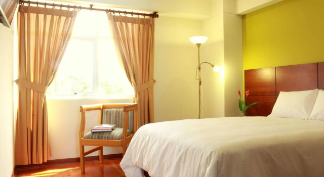 Naira Hotel, Rezervovat Hotel Hotely v La Libertad se snídaní, Snídaně