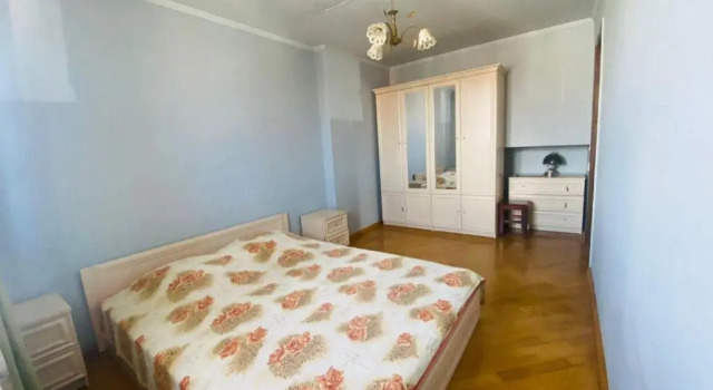 Dvuhurovnevaja 6 komnatnaja kvartira rjadom s morem, Book Hotel Batumi 