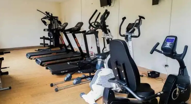 Wonderful Studio Apartment at Tree Park, Book Apartment Hotels in South Tangerang with a Pool, Swimming Pool