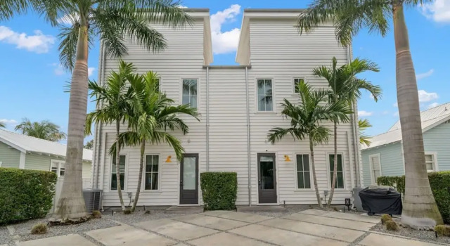 Коттедж NEW The Humidor - 2 Epic Ybor Townhomes