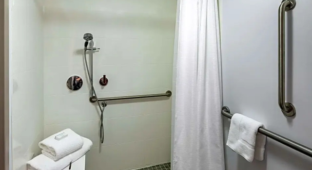 Двухместный номер Standard c 1 комнатой Hilton Garden Inn Omaha Downtown-Old Market Area