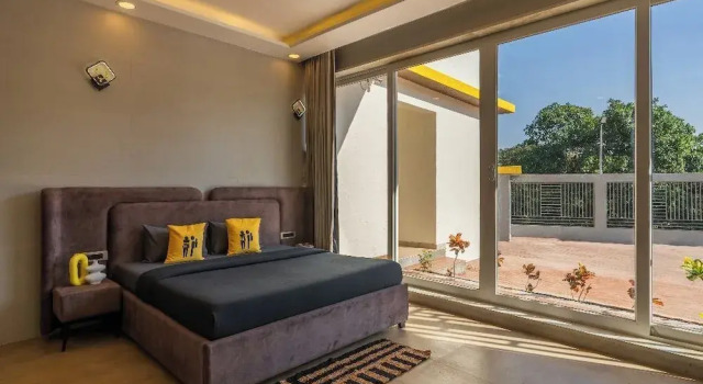 Двухместный номер Superior с балконом и с видом на бассейн The Hosteller Bam Lonavala, Tiger Point