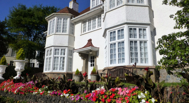 The Norfolk Lodge Hotel, Varaa Hotelli Hotellit Channel Islands uima-altaalla, Uima-allas