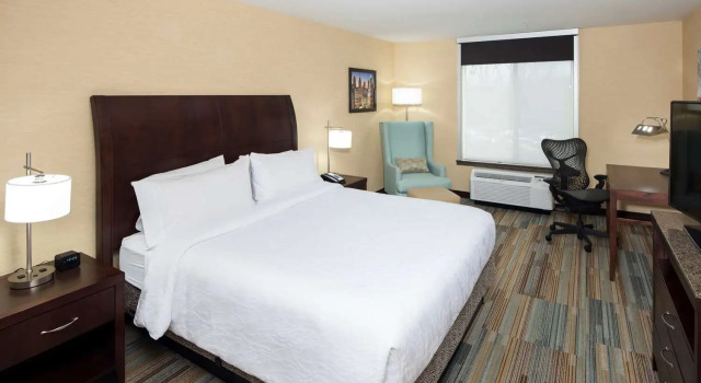 Полулюкс Hilton Garden Inn Mount Holly/Westampton