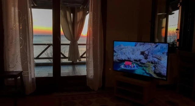 House of the Rising Sun, Book Hotel Chorefto 