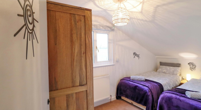 Bryn Y Garreg Cottage - The Wireless Free Farm, Rezervați Sejur la fermă Banwy Glamorgan