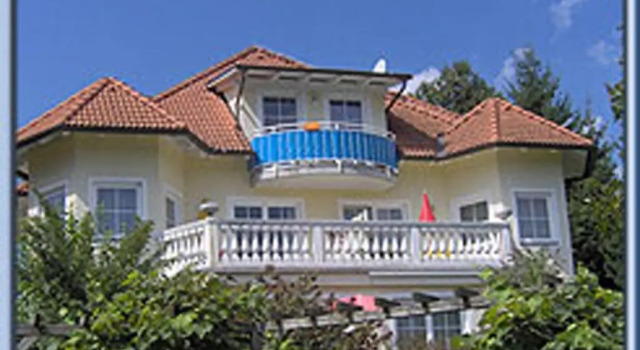 Seepension Smoley, Rezervovat Hotel Villach Dobratsch