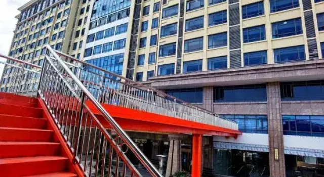 Royal Hot Spring Theme Inn, Book Hotel Hoteller i Meixian med pool, Swimmingpool