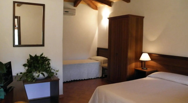 Il Casale delle Arance, Varaa Hotelli Pizzo Calabria