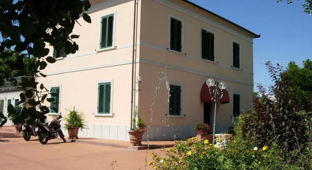 Villa La Nina, Buchen Sie Hotel Montecarlo Toskana