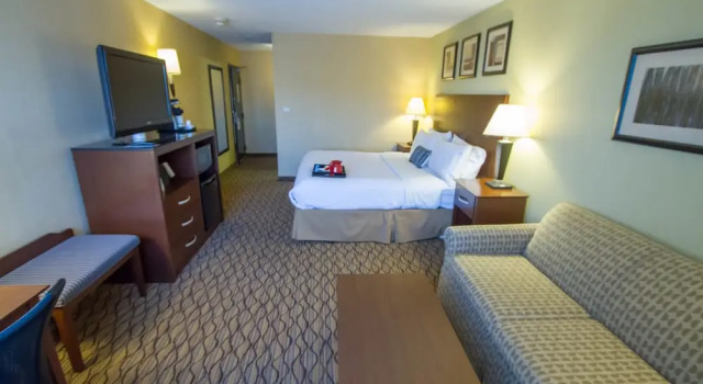 Двухместный номер Premium Holiday Inn Bloomington Airport South Mall Area by IHG