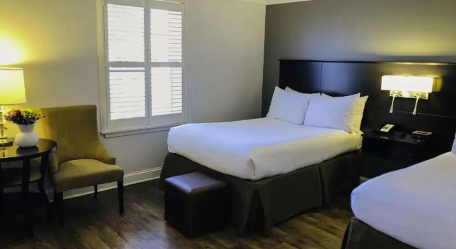 Четырёхместный номер Deluxe Best Western Plus Hawthorne Terrace Hotel