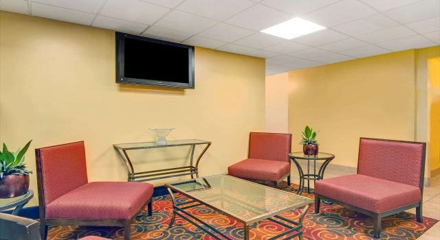 Super 8 by Wyndham Stamford/New York City Area, Забронировать Отель Стэмфорд Delaware County