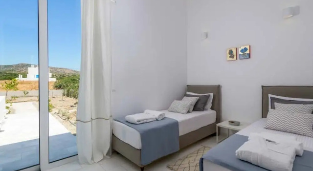 Вилла с 3 комнатами рядом с пляжем Seashore Villa - Luxury Beachfront - Pool & Sea View