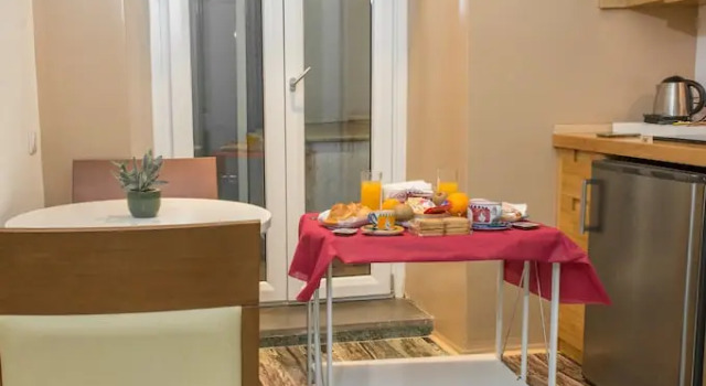 Студия Standard с балконом B&B Chiaia 32