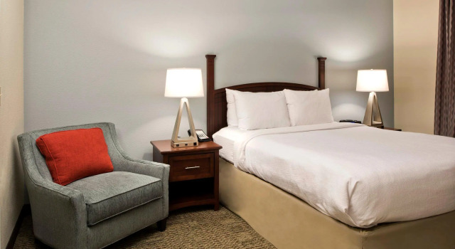 Номер Standard Staybridge Suites - Charlotte Ballantyne by IHG