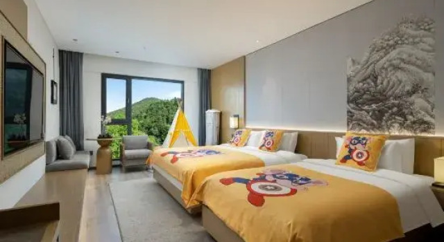 Семейный тент LuShan THE HOTEL V