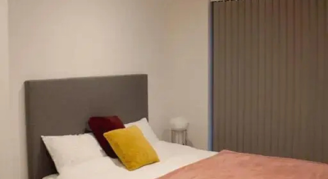 whats she want-- 2beds 2bath apartment