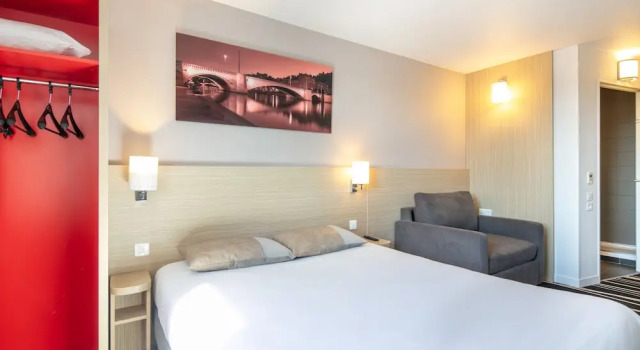 Номер Comfort B&B HOTEL Lyon Aéroport Saint-Quentin-Fallavier