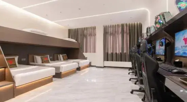 Кровать в общем номере Hongsheng Hotel (Zhoudou Country Garden Central Park Branch)