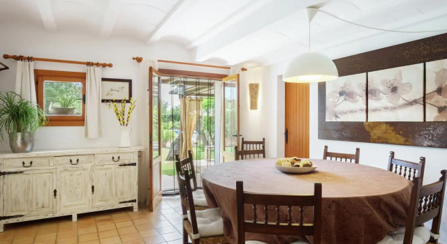 Luxurious Country House With Heated Pool for 8 People in Pollensa