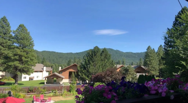 Двухместный номер Deluxe с балконом Blue Elk Inn