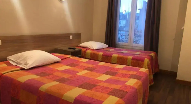 Трёхместная студия Hôtel Résidence Champerret