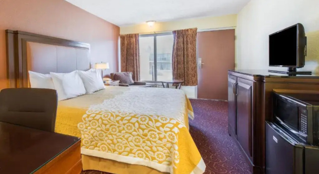 Номер Deluxe Days Inn by Wyndham Frankfort
