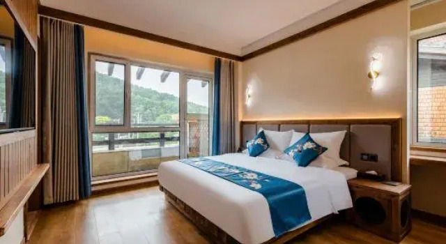 Двухместный люкс Floral Lux Hotel·Yu Homestay (Dalian Hongqigu Branch)