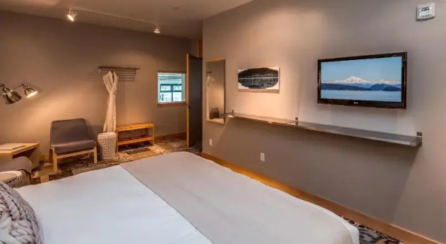 Номер Standard Island Inn at 123 West