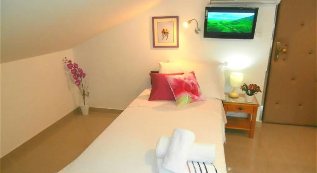Apartments Song, Prenota Appartamento Hotel a Croatian Islands con piscina, Piscina