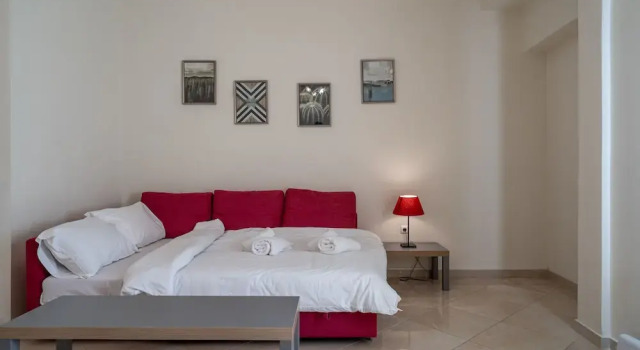 Fotomara sunny and colourful apartment with view