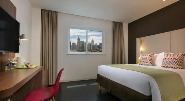 Двухместный номер Deluxe Campanile Shanghai Natural History Museum Hotel