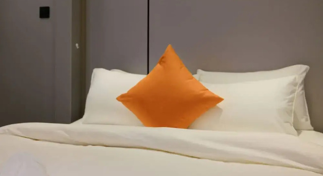Номер Royal Metrolux City Contemporary Hotel