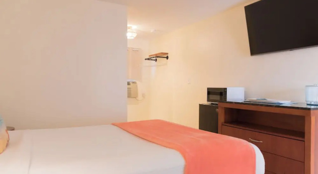 Номер Standard Broadway Court Motel